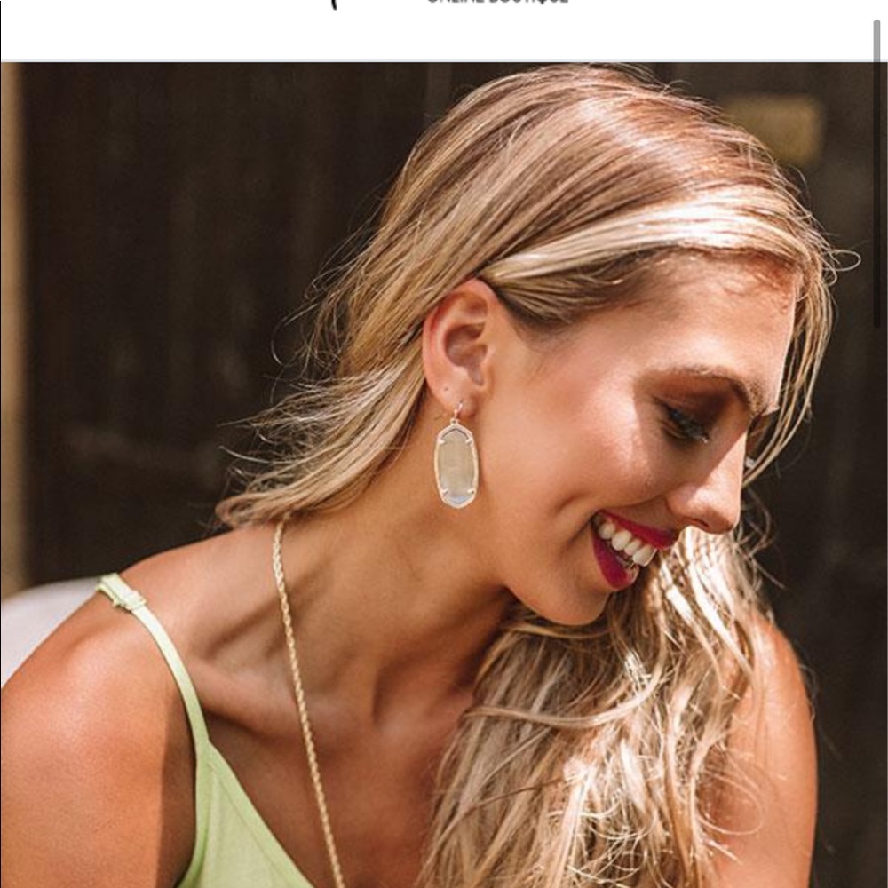 NWT Kendra Scott Elle drop earrings